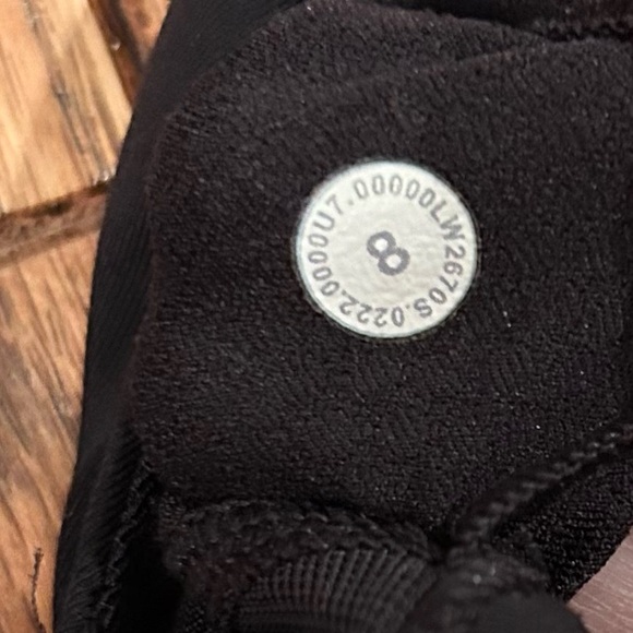 Lululemon Bundle of (2) Free to Be Wild Bras- White/Black Size 8 - Picture 9 of 9